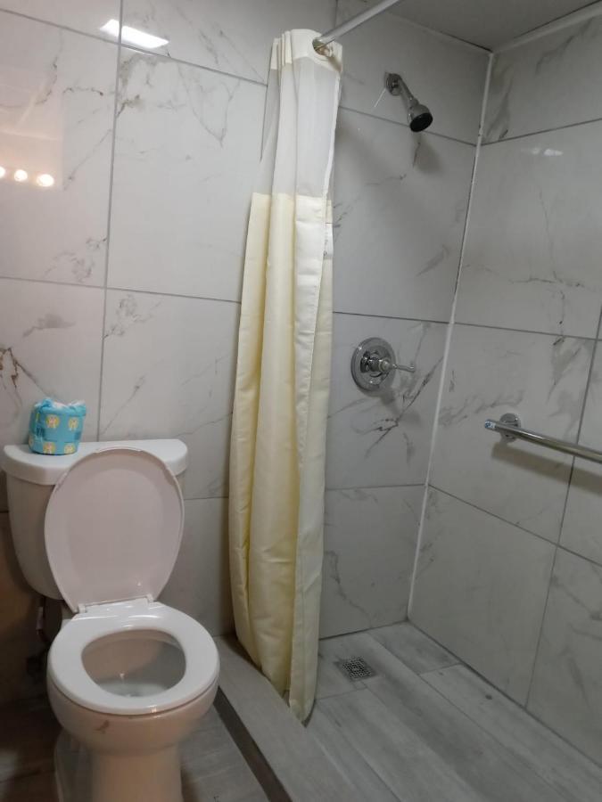 Peachtree Inn & Suites โดราวิลล์ ภายนอก รูปภาพ